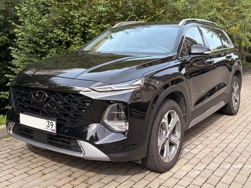 Alternative view of Hyundai Santa fe